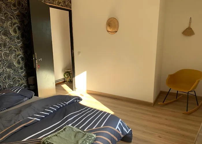 Les Perchees De לינה וארוחת בוקר 3*